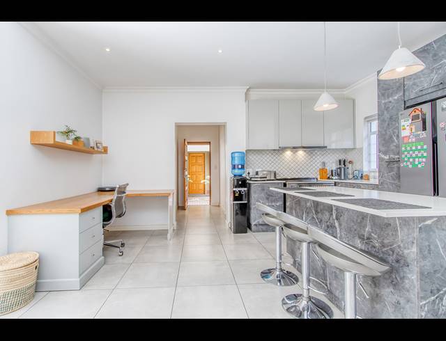 3 BEDROOM TOWNHOUSE FOR SALE IN DOUGLASDALE